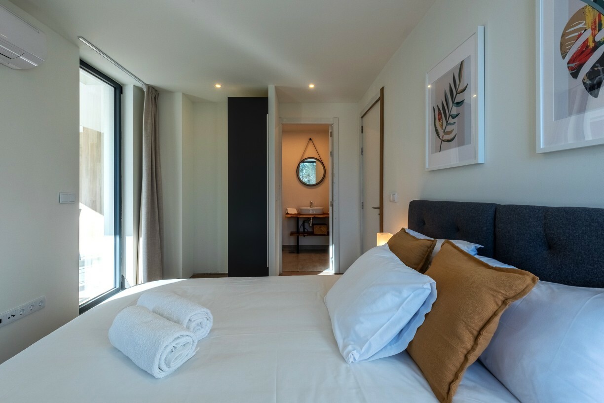 Villa Ypsilon Eagle Photo