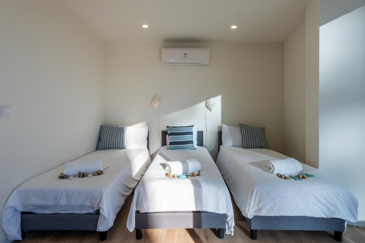 Villa Ypsilon Eagle Photo