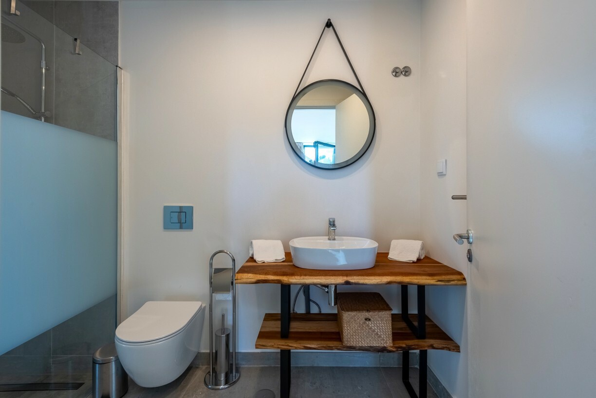 Villa Ypsilon Eagle Photo