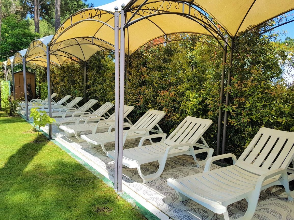 Villa Monterey Tee Photo