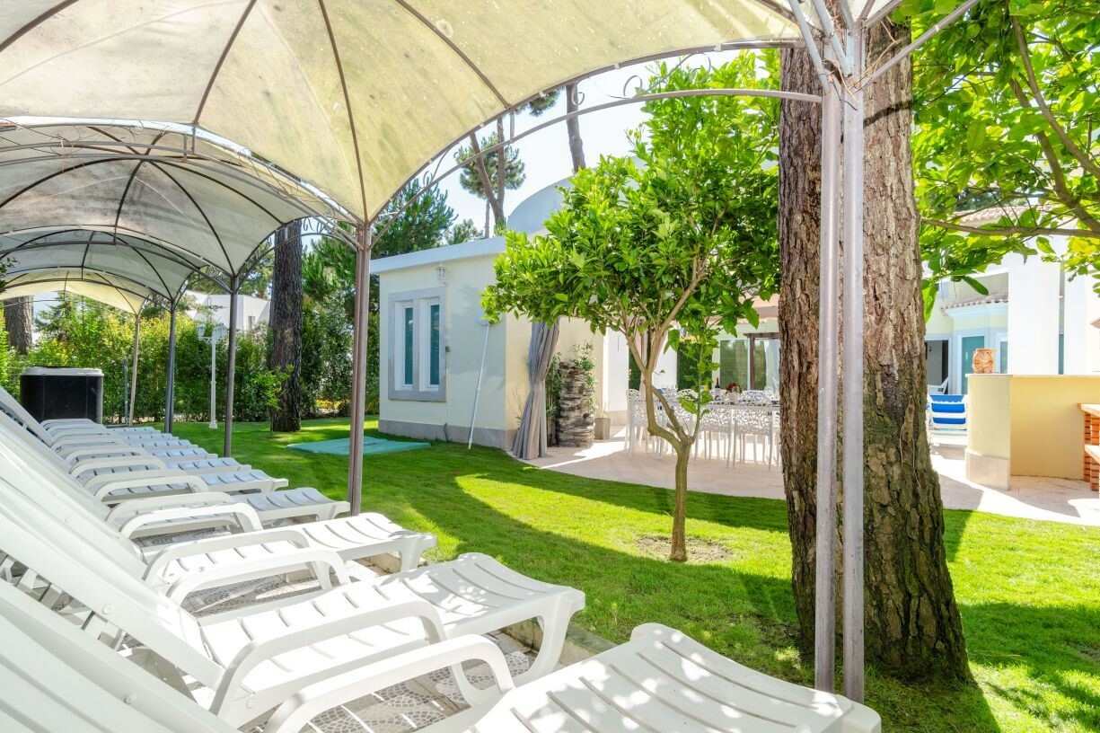 Villa Monterey Tee Photo