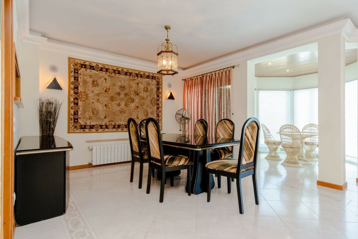 Villa Monterey Tee Photo